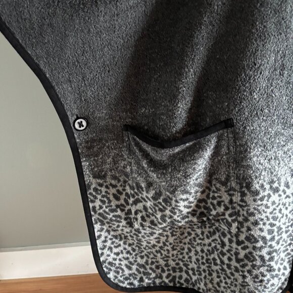 Cozy Snow Leopard Poncho Wrap - Picture 15 of 16